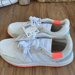 Adidas retro run sneakers